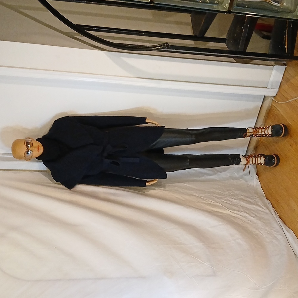 Stunning Marc Fisher Black Leather And 100% Shearling Booties - Picture 16 of 16